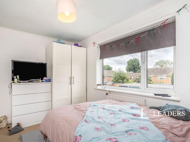 2 bedroom house to rent Beech Road, Horsham, RH12