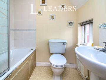 Room for rent in Burhill - Garden