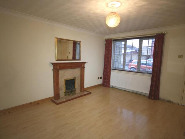 2 bedroom house to rent Claverley Green, Luton, Bedfordshire, LU2