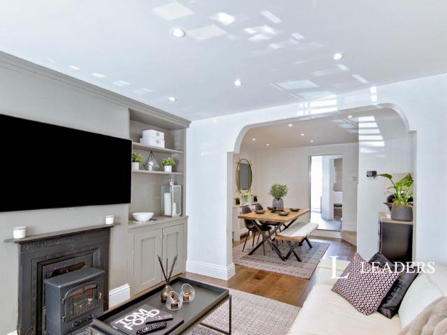 2 bedroom house to rent Crescent Road, Warley, Brentwood, CM14