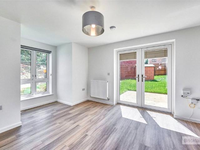 2 bedroom house to rent Handscomb Way, Bishop's Stortford, Essex, CM23