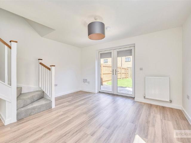 2 bedroom house to rent Handscomb Way, Bishop's Stortford, Essex, CM23