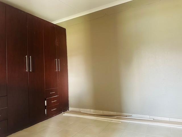 2 Bedroom House To Rent in Van Dyk Park