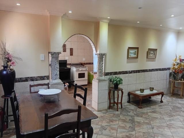 2 Bedroom House To Rent in Vaalwater