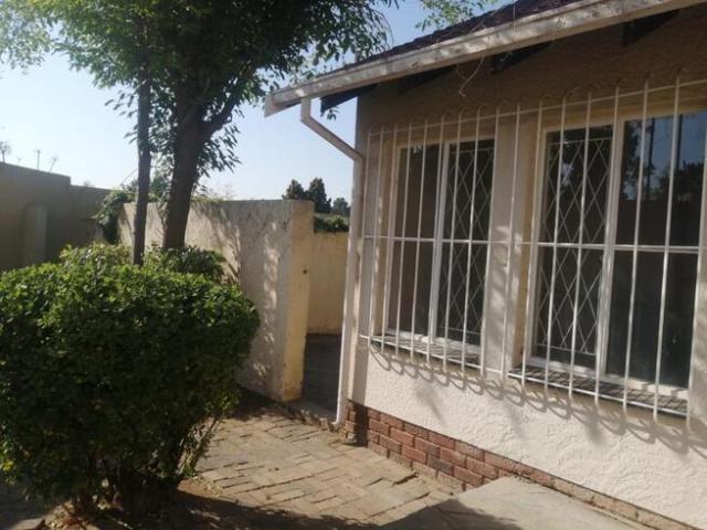 2 Bedroom House to Rent in Vorna Valley