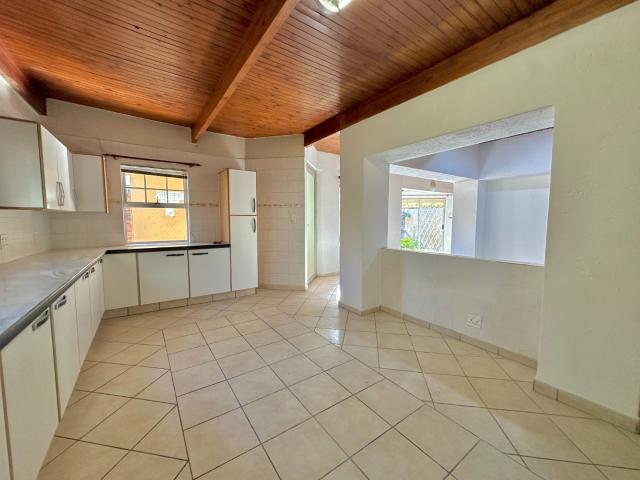 2 Bedroom House To Rent in Waterkloof Ridge