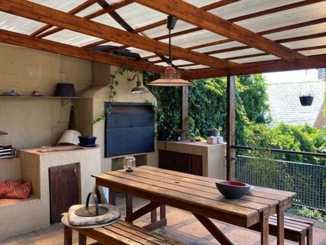 2 Bedroom house to rent in Westdene, Johannesburg