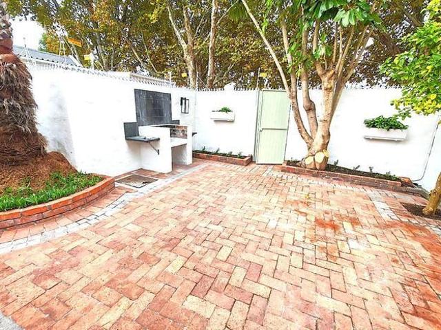 2 Bedroom house to rent in Wynberg Upper, Cape Town