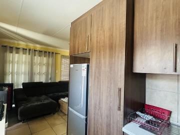 2 Bedroom house to rent in Amandasig, Akasia
