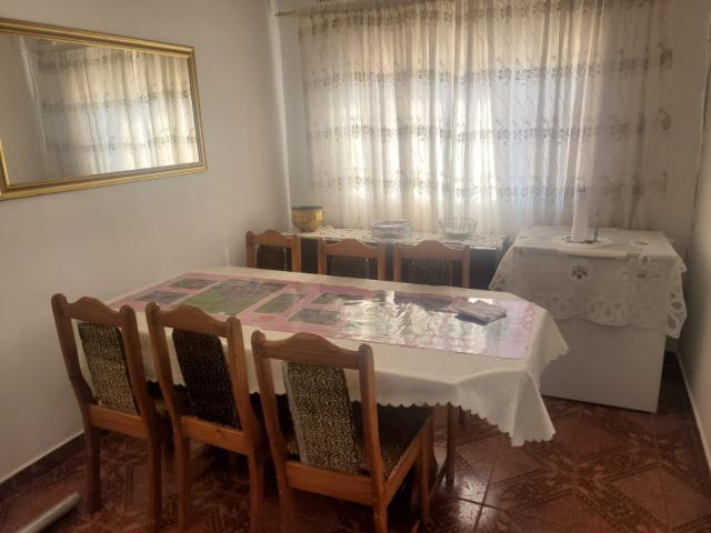 2 Bedroom House To Rent in Arena Park