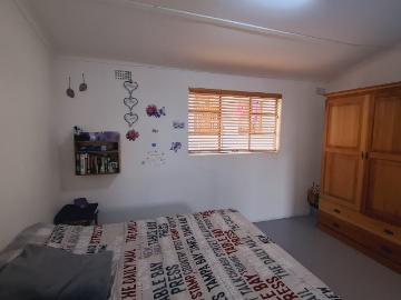 2 Bedroom House To Rent in Bayview