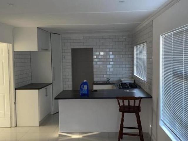 2 Bedroom House to Rent in Beacon Bay North