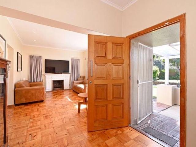 2 Bedroom house to rent in Bergvliet, Cape Town