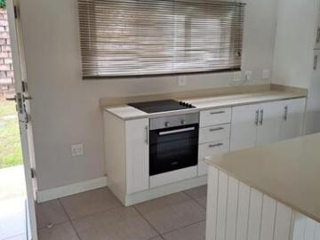 2 Bedroom House to Rent in Clarendon