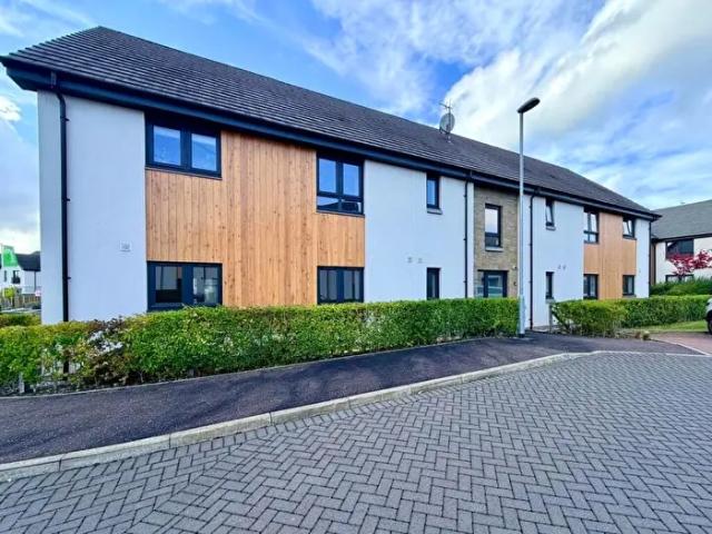 2 Bedroom House To Rent In Croll Gardens, Perth, PH1
