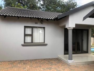 2 Bedroom House to Rent in Crystal Park