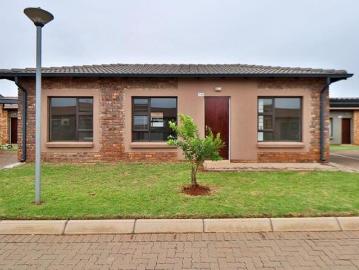 2 Bedroom House to Rent in Crystal Park