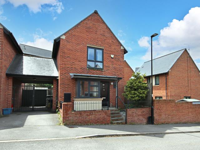 2 bedroom house to rent in daisy grove sheffield s5