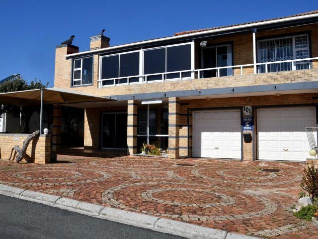 2 Bedroom house rented in De Kelders, Gansbaai