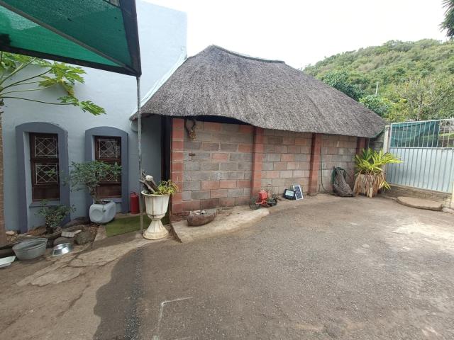 2 Bedroom House To Rent in Dorchester Heights