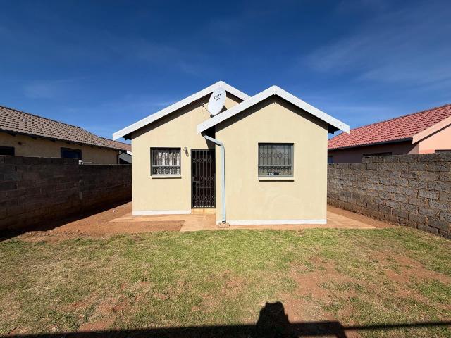 2 Bedroom house to rent in Fleurhof, Roodepoort