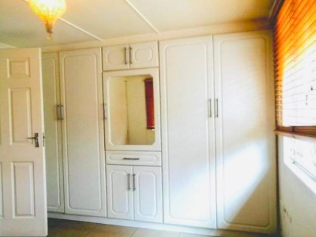 2 Bedroom House To Rent in Grosvenor