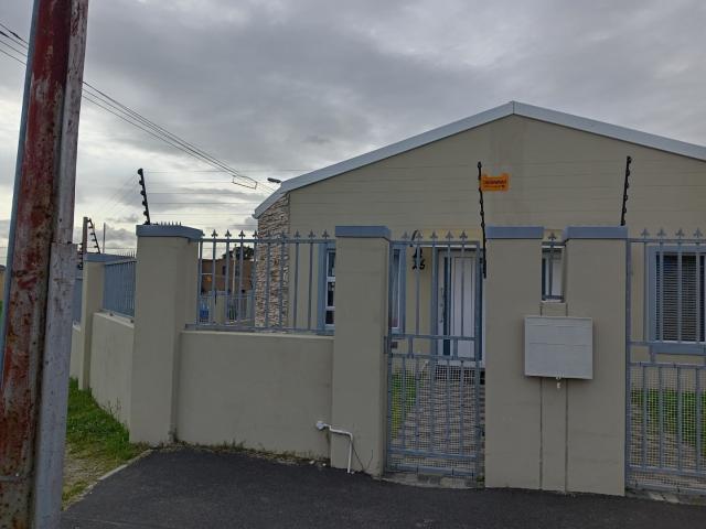 2 Bedroom House To Rent in Hazendal