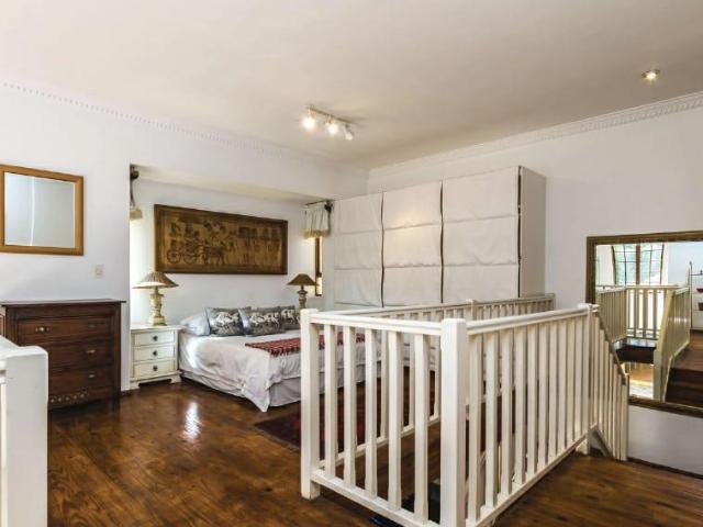 2 Bedroom House To Rent in Houghton Estate