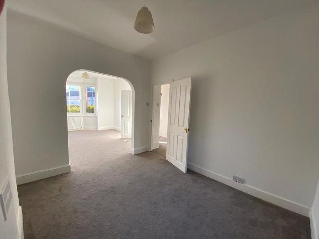 2 Bedroom House To Rent in Hythe