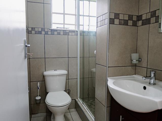 2 Bedroom House To Rent in Kelvin