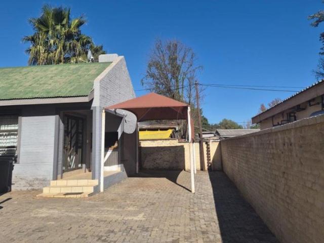 2 Bedroom House to Rent in Kuruman