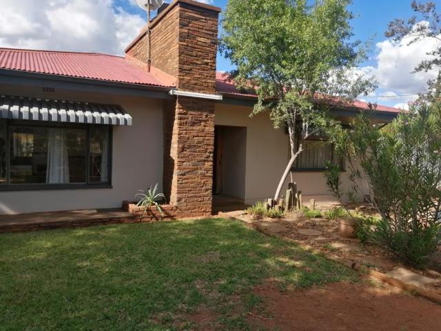 2 Bedroom House to Rent in Kuruman