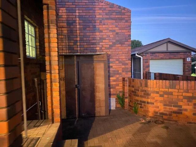 2 Bedroom House to Rent in Langenhovenpark