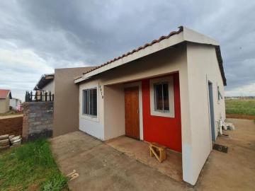 2 Bedroom House to Rent in Lufhereng