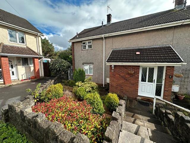 2 Bedroom House To Rent In Mayflower Close, Sketty, SA2
