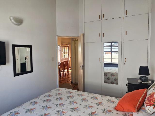 2 Bedroom House To Rent in Middedorp