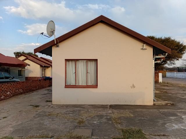 2 Bedroom House To Rent in Modimolle
