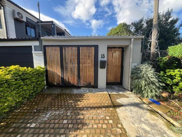 2 Bedroom house to rent in Mowbray, Cape Town