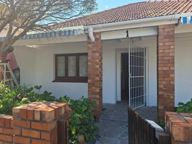 2 Bedroom House to rent in Mowbray