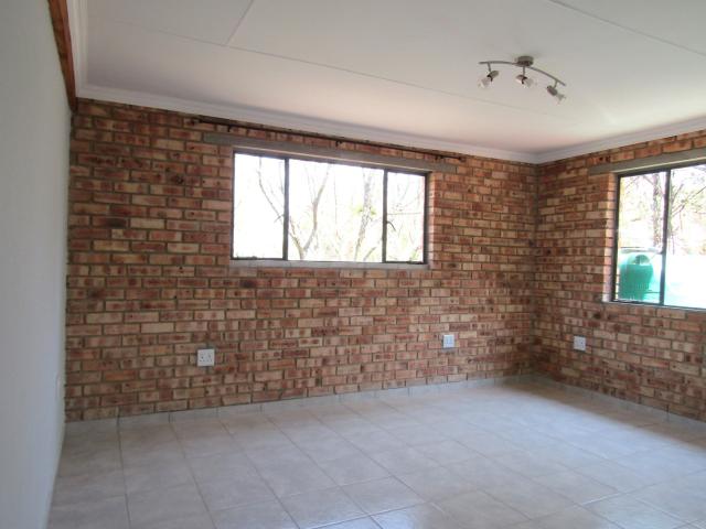2 Bedroom House To Rent in Mnandi