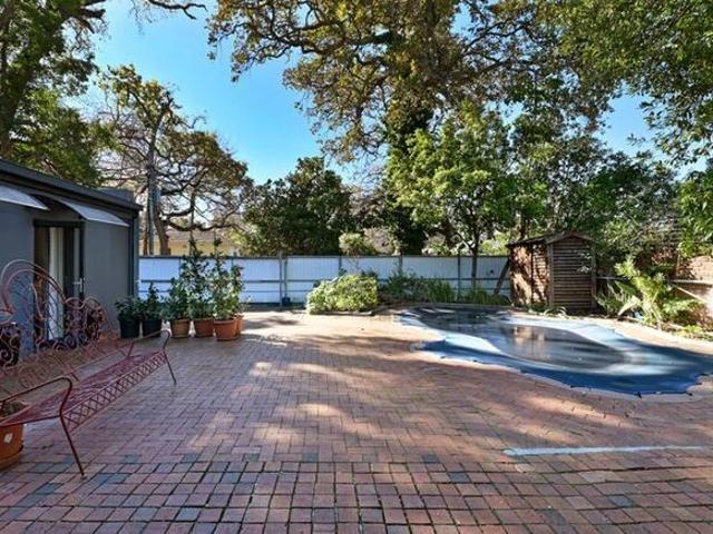 2 Bedroom house to rent in Newlands, Cape Town