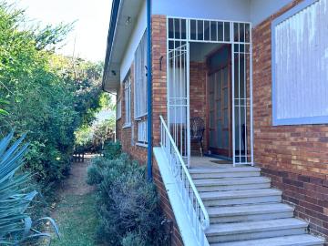 2 Bedroom house to rent in Orange Grove, Johannesburg