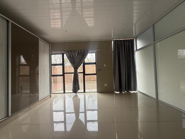 2 Bedroom House To Rent in Parkdene