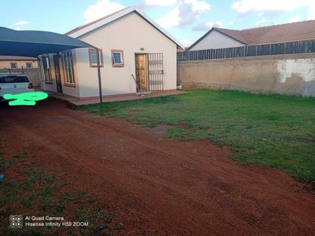 2 Bedroom House to Rent in Protea Glen