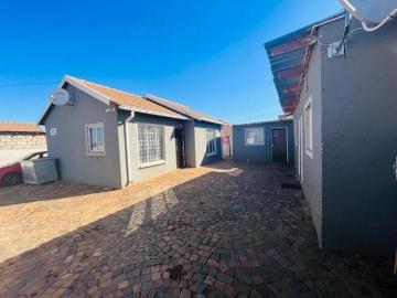 2 Bedroom House to Rent in Protea Glen