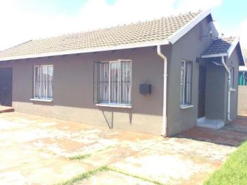 2 Bedroom House to Rent in Protea Glen