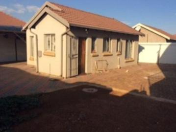 2 Bedroom House to Rent in Protea Glen