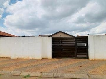 2 Bedroom House to Rent in Protea Glen