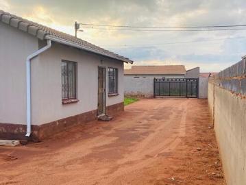 2 Bedroom House to Rent in Protea Glen