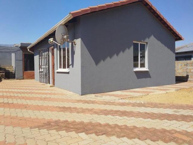 2 Bedroom House to Rent in Protea Glen